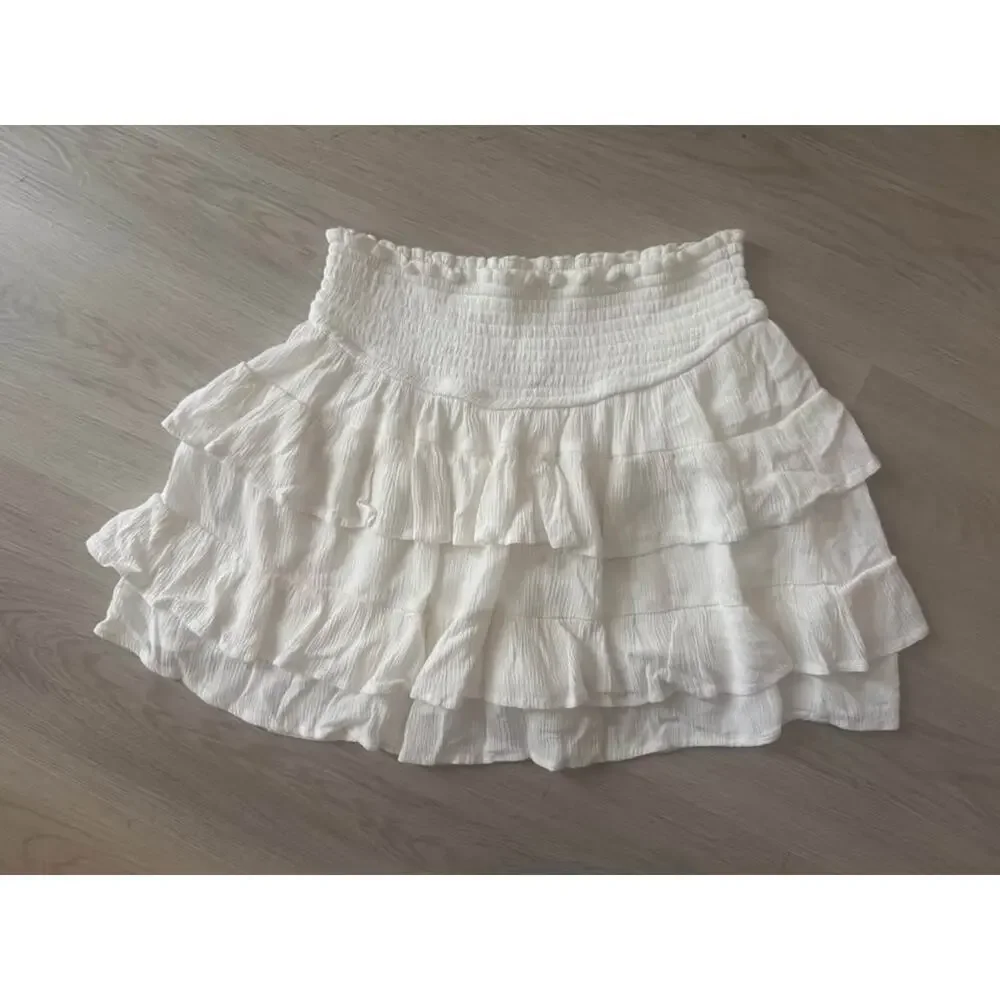 Aeropostale Women’s Medium White High-Waisted Ruffled Flippy Skort